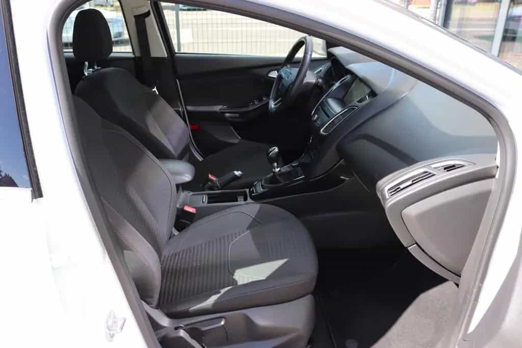 Ford Focus Lim. Titanium Kamera Navi Klima SHZ 11/2017-photo-21