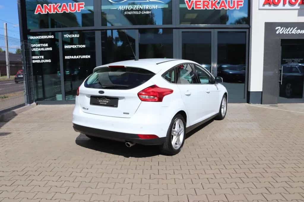 Ford Focus Lim. Titanium Kamera Navi Klima SHZ 11/2017-photo-6