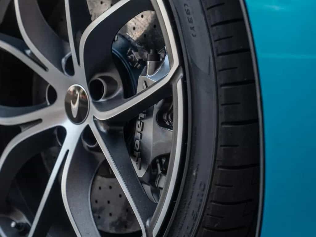 McLaren 720S Spider | Belize Blue | MSO Options 01/2019-photo-12