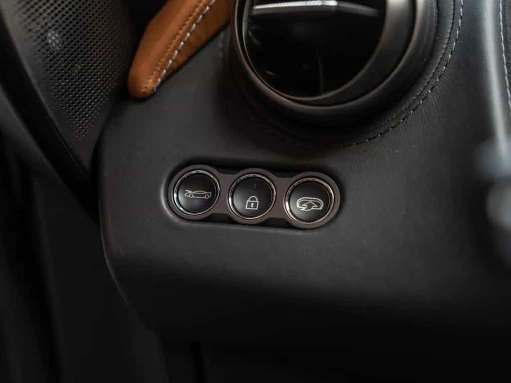 McLaren 720S Spider | Belize Blue | MSO Options 01/2019-photo-28