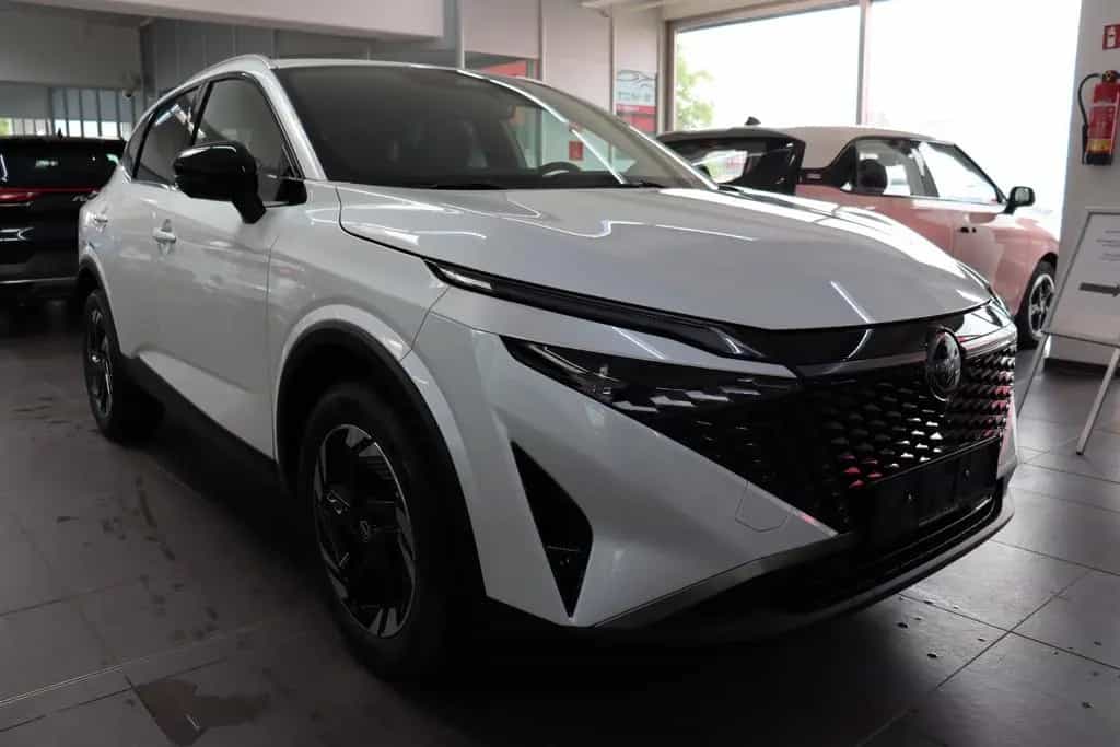 Nissan Qashqai 1.3 AT N-Connecta Navi,LED,TLeder SOFORT 03/2026-photo-2
