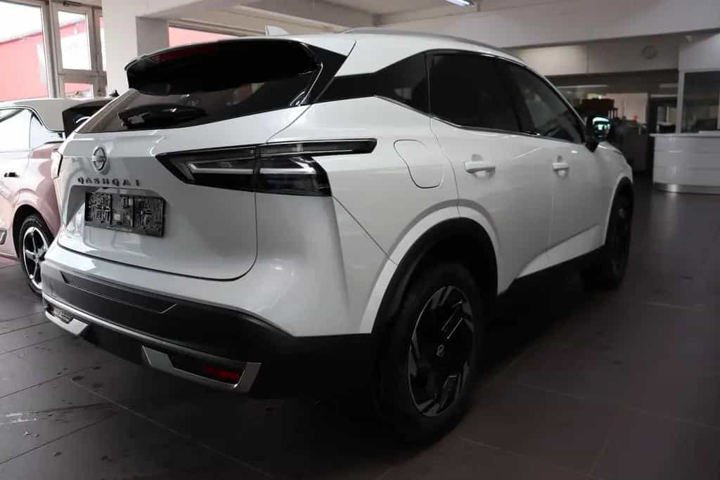 Nissan Qashqai 1.3 AT N-Connecta Navi,LED,TLeder SOFORT 03/2026-photo-3