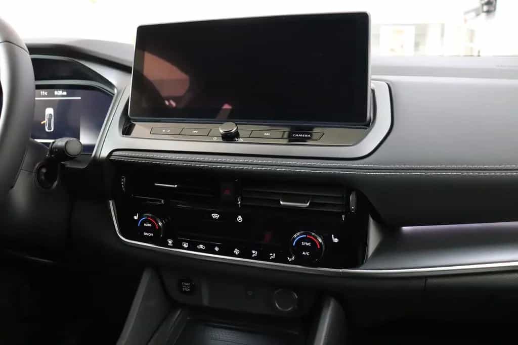 Nissan Qashqai 1.3 AT N-Connecta Navi,LED,TLeder SOFORT 03/2026-photo-9
