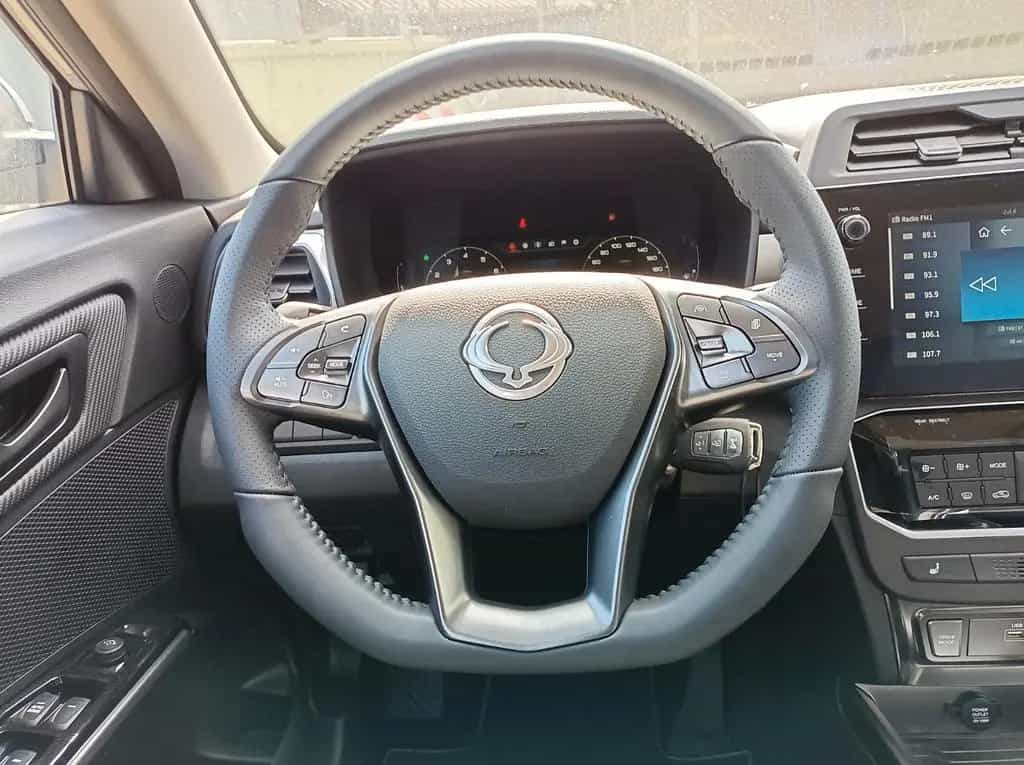KGM Tivoli 1.5 NOMAD+AUTOMATIK+LM FELGEN+ANDROID++++ null-photo-13
