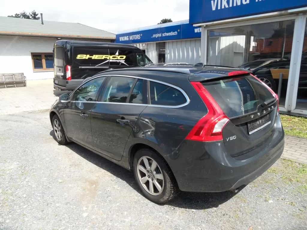 Volvo V60 Kombi Momentum 03/2012-photo-2
