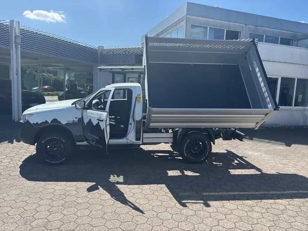 Isuzu D-Max Single Cab 4WD Dreiseiten-Kipper Auflast. 07/2025-photo-2