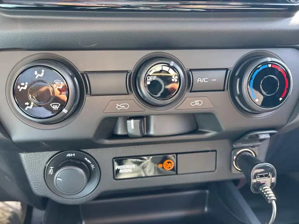 Isuzu D-Max Single Cab 4WD Dreiseiten-Kipper Auflast. 07/2025-photo-24