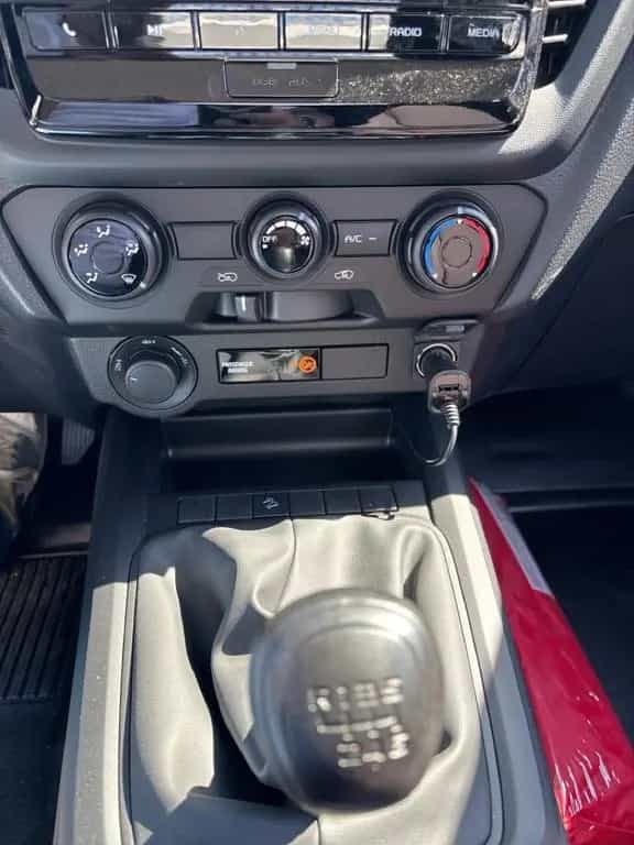 Isuzu D-Max Single Cab 4WD Dreiseiten-Kipper Auflast. 07/2025-photo-26