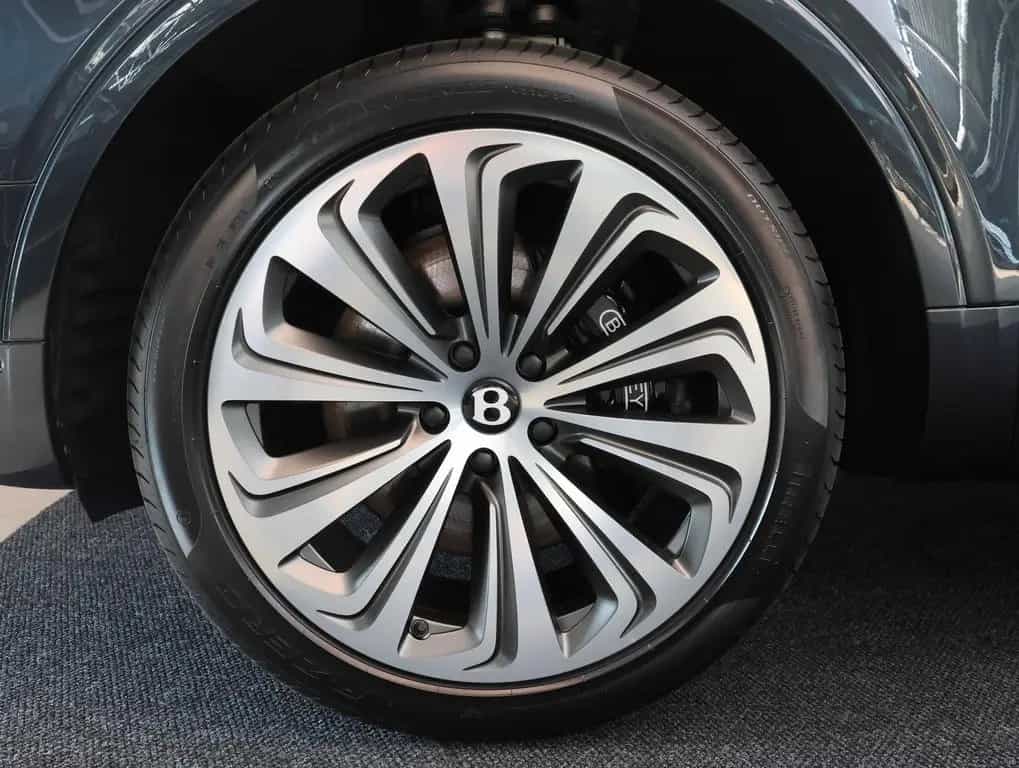 Bentley Bentayga Atelier Edition  4.0 V8 A 4WD Autom. null-photo-12