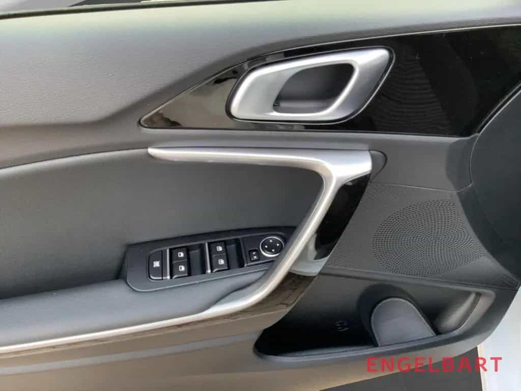 Kia Ceed Vision Automatik 1.5T Komfort+-Paket 09/2025-photo-9