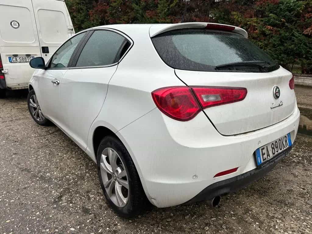 Alfa Romeo Giulietta 1.6 JTDm-2 105 CV 2010 06/2010-photo-2