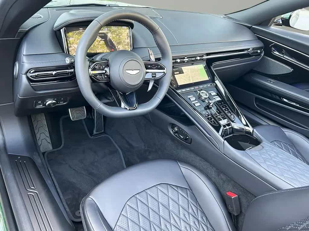 Aston Martin DB12 Volante Malachite Green Onyx Black null-photo-2