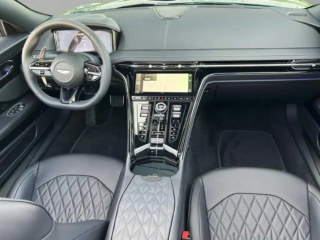 Aston Martin DB12 Volante Malachite Green Onyx Black null-photo-23