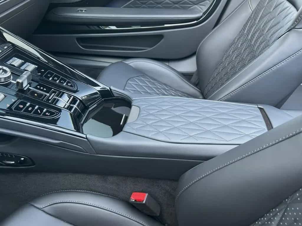 Aston Martin DB12 Volante Malachite Green Onyx Black null-photo-35