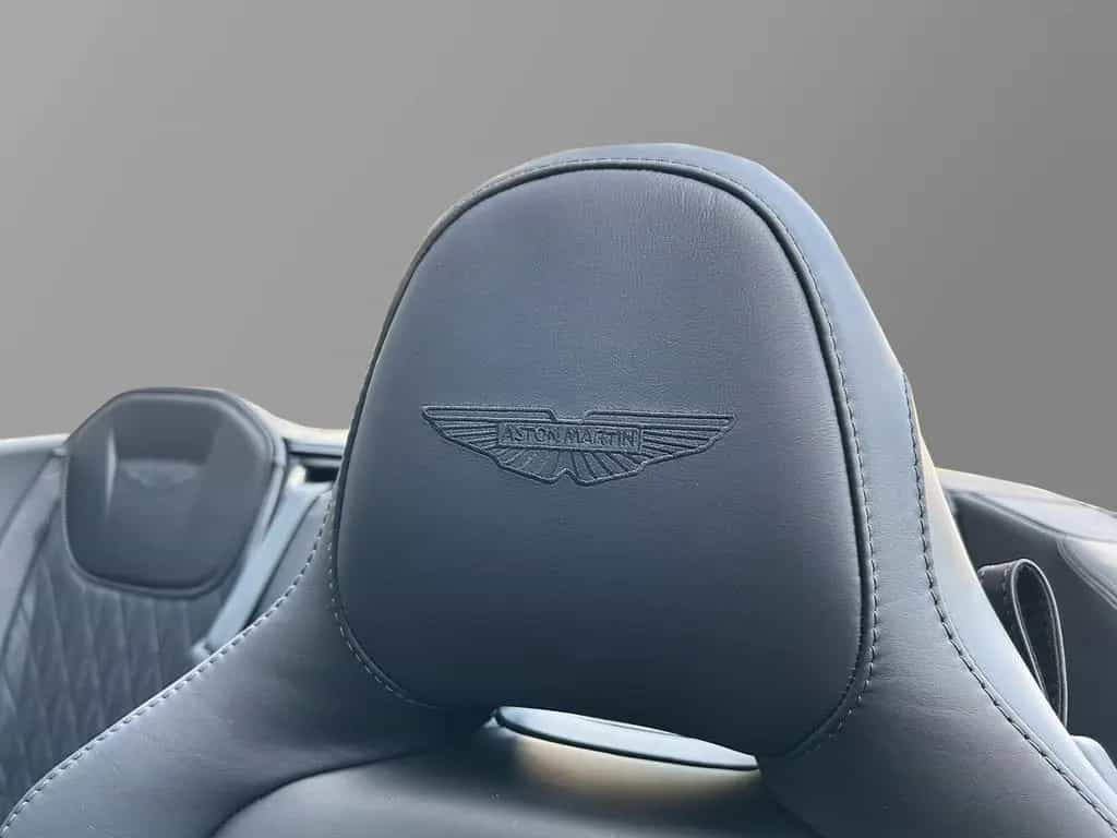 Aston Martin DB12 Volante Malachite Green Onyx Black null-photo-4