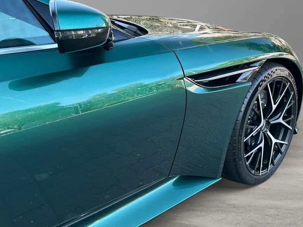 Aston Martin DB12 Volante Malachite Green Onyx Black null-photo-8