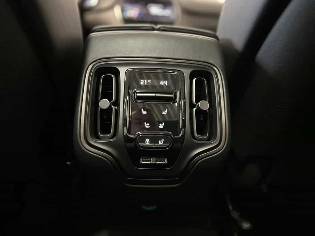 Aston Martin DBX 4.0 V8 12/2020-photo-14