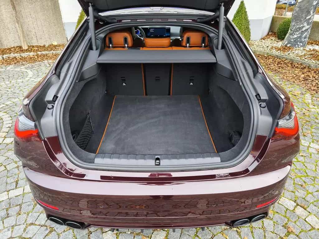 ALPINA B4 Gran Coupé SWITCH-TRONIC Allrad Sonderlackier 07/2024-photo-11
