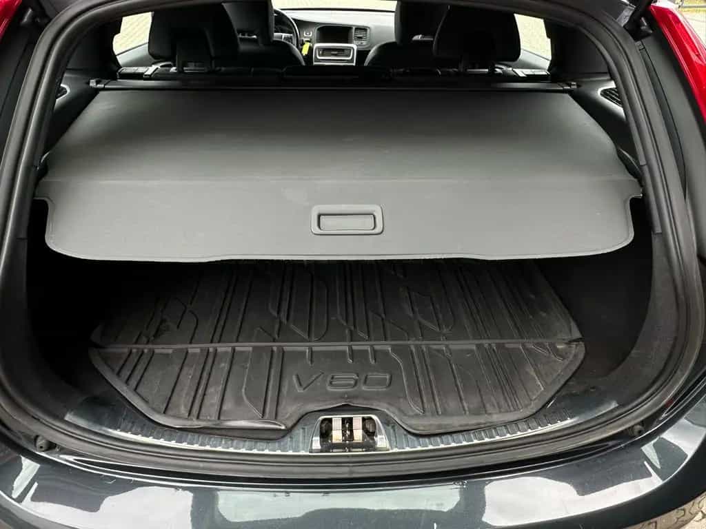Volvo V60 Kombi Summum Virtual Lane ACC Navi BLIS 02/2018-photo-16