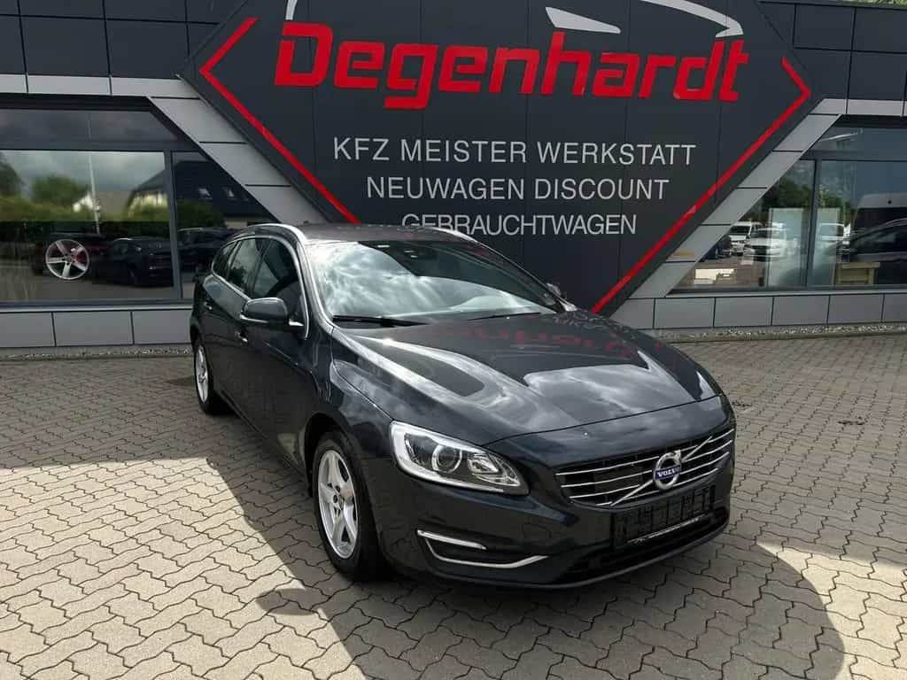 Volvo V60 Kombi Summum Virtual Lane ACC Navi BLIS 02/2018-photo-19