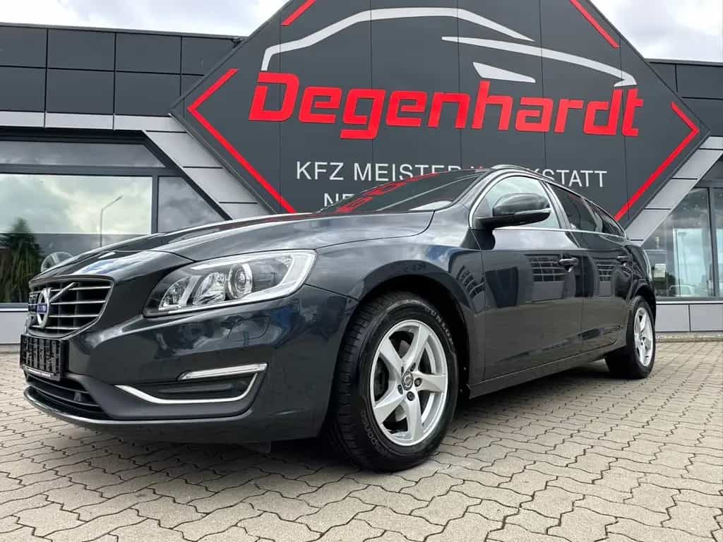 Volvo V60 Kombi Summum Virtual Lane ACC Navi BLIS 02/2018-photo-2