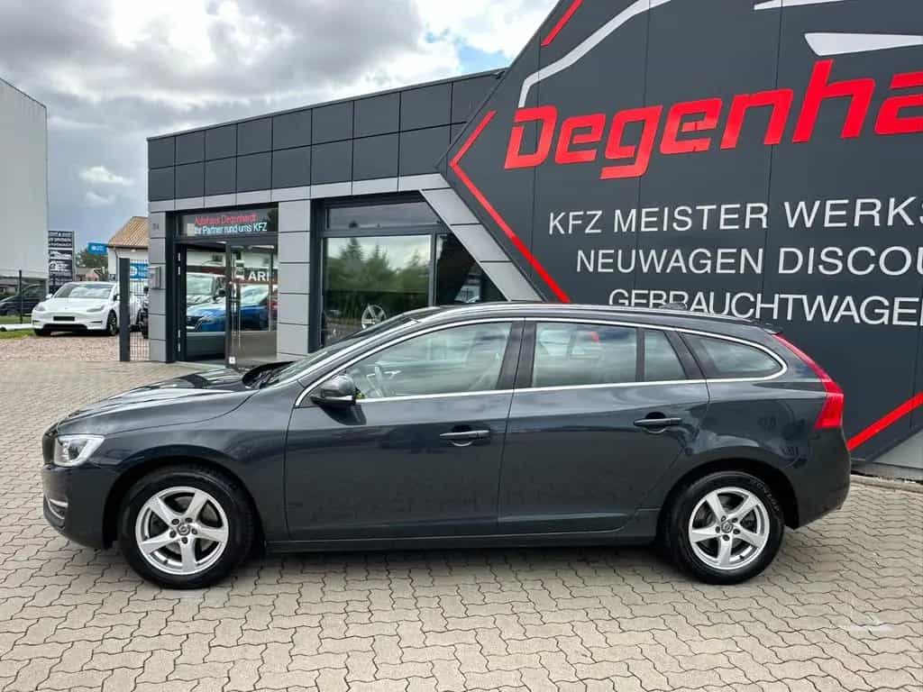 Volvo V60 Kombi Summum Virtual Lane ACC Navi BLIS 02/2018-photo-5