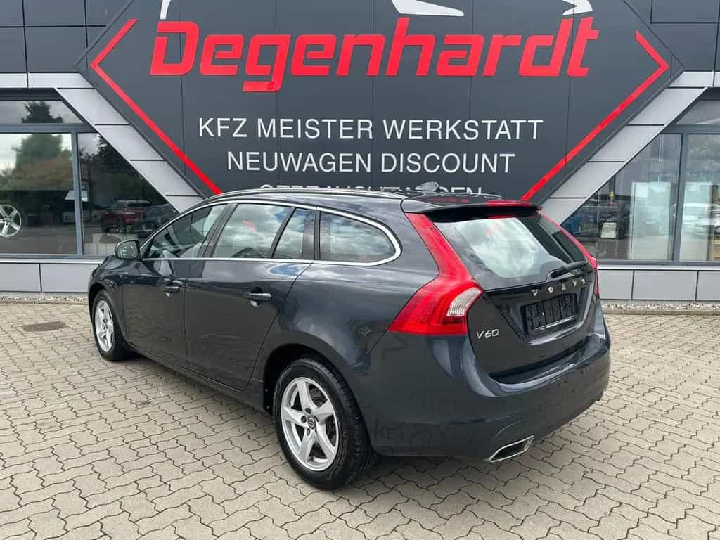 Volvo V60 Kombi Summum Virtual Lane ACC Navi BLIS 02/2018-photo-7
