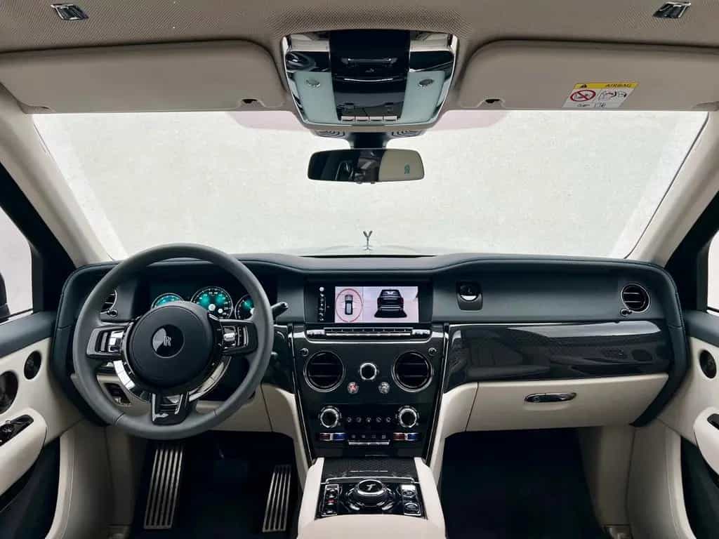 Rolls-Royce Cullinan Black Badge 06/2024-photo-11