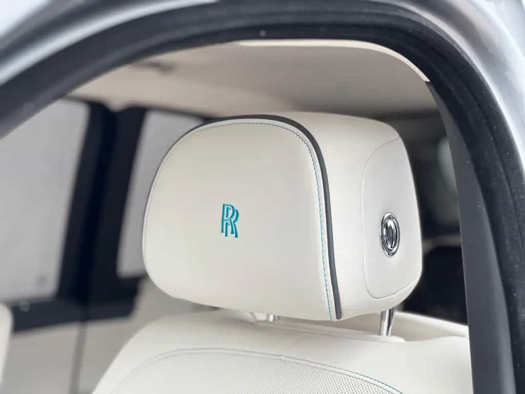 Rolls-Royce Cullinan Black Badge 06/2024-photo-12