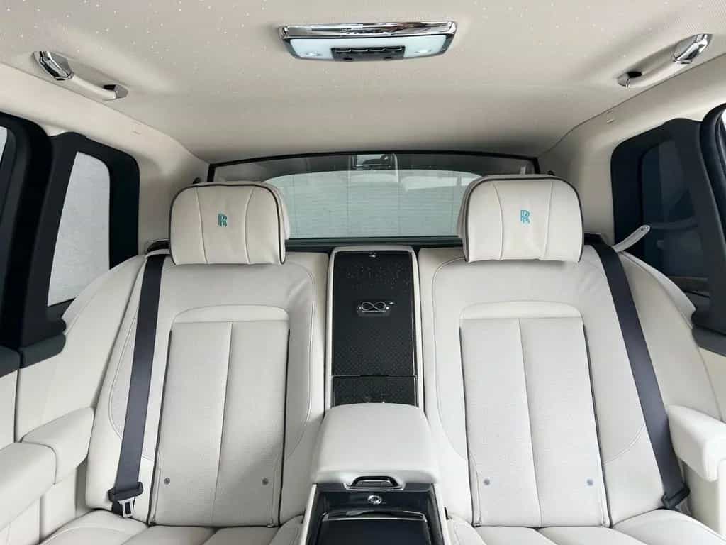 Rolls-Royce Cullinan Black Badge 06/2024-photo-14