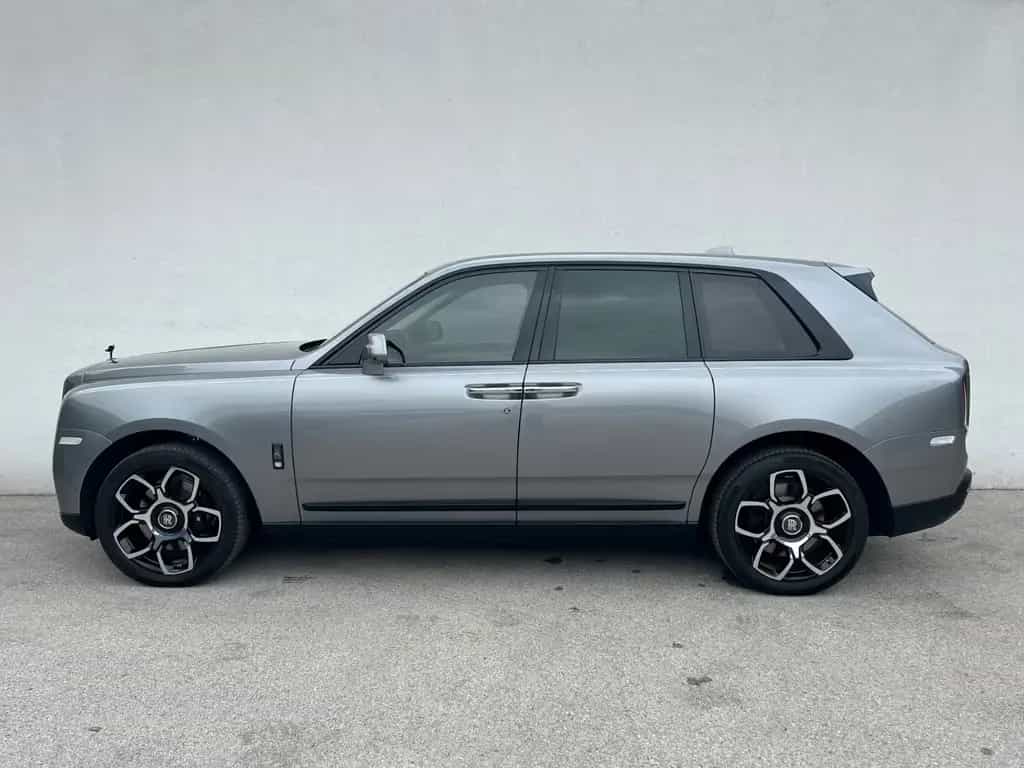 Rolls-Royce Cullinan Black Badge 06/2024-photo-2