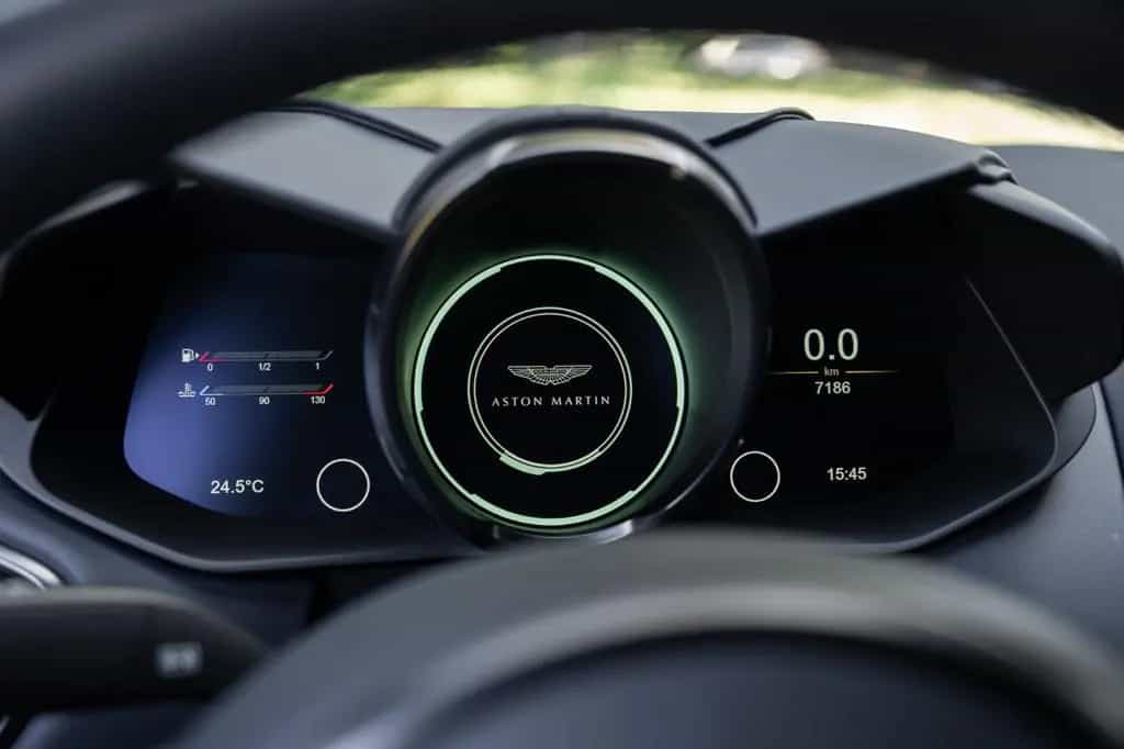 Aston Martin DBS Superleggera - MY23 - New 11/2022-photo-14