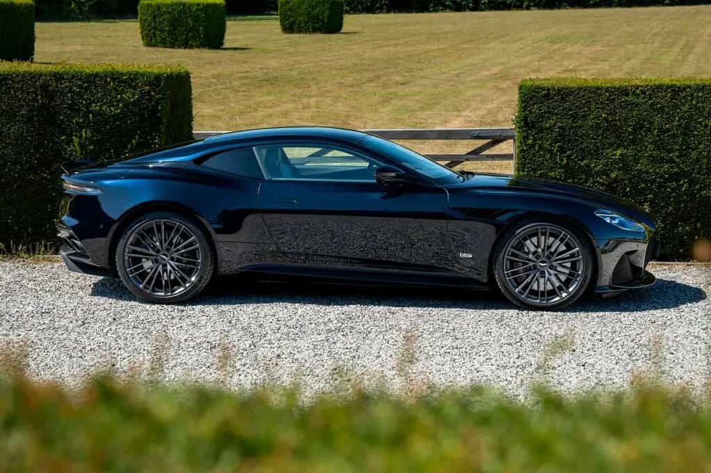 Aston Martin DBS Superleggera - MY23 - New 11/2022-photo-7