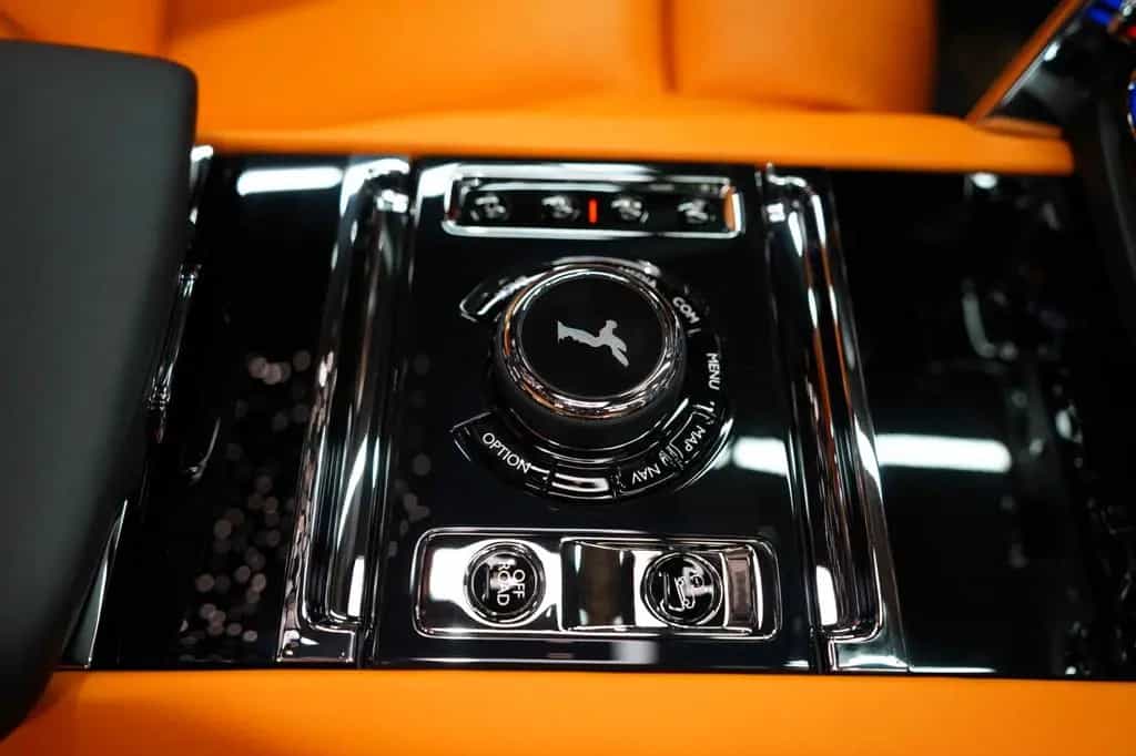 Rolls-Royce Cullinan Onyx Concept null-photo-12