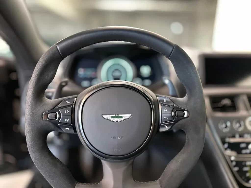 Aston Martin DB11 V12 AMR | Carbon Fibre | B & O Soundsystem 08/2020-photo-14