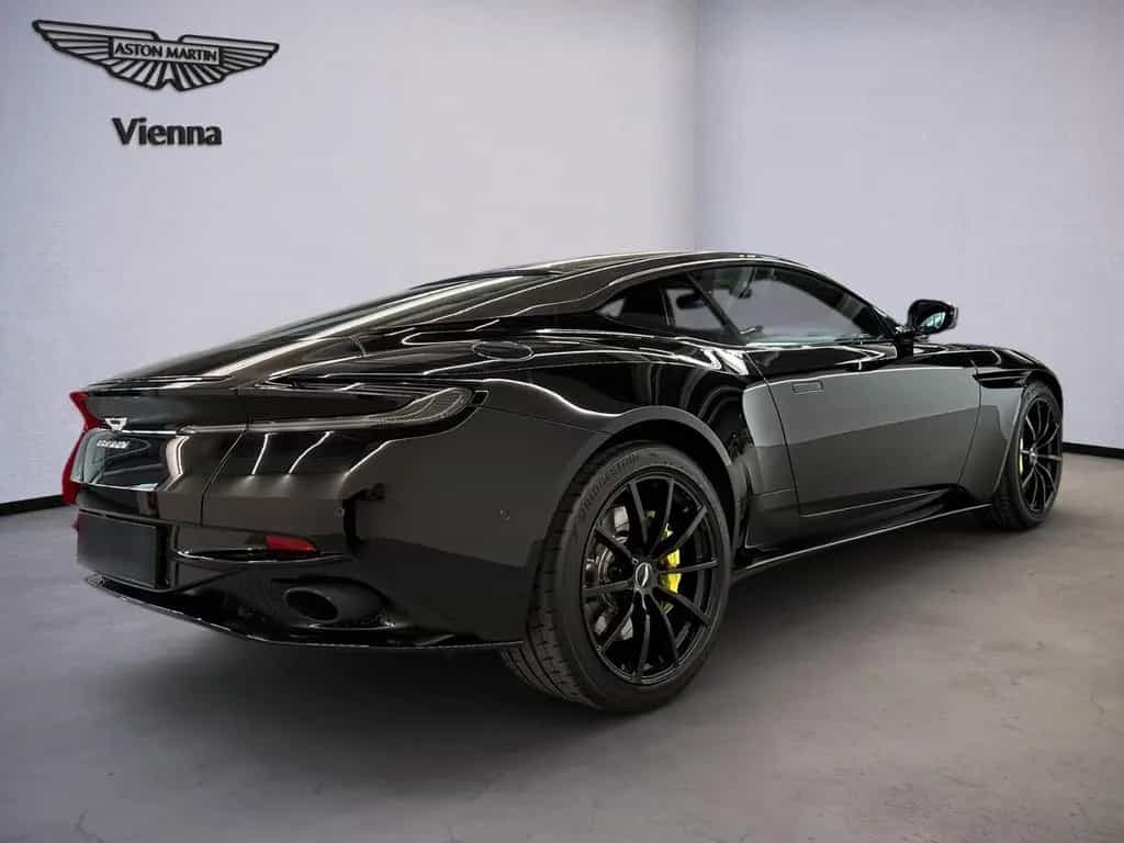 Aston Martin DB11 V12 AMR | Carbon Fibre | B & O Soundsystem 08/2020-photo-2