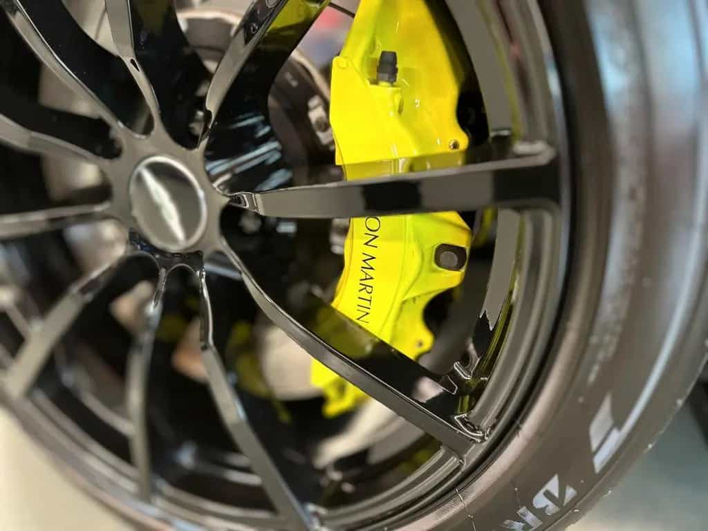 Aston Martin DB11 V12 AMR | Carbon Fibre | B & O Soundsystem 08/2020-photo-5