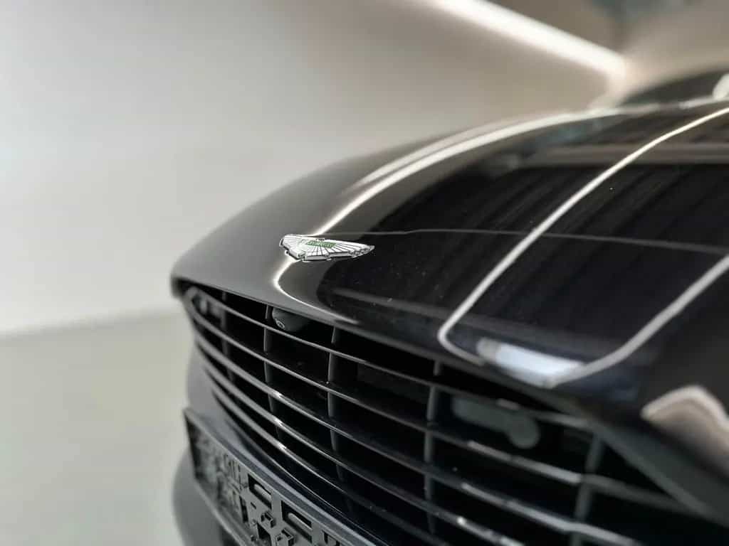 Aston Martin DB11 V12 AMR | Carbon Fibre | B & O Soundsystem 08/2020-photo-8