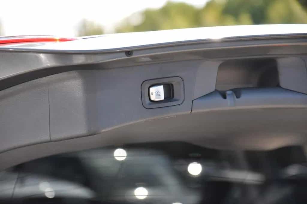 Mercedes-Benz C 200 T 9G Avantgarde LED-KAM-NAV-ACC-AHK-WIDESC 11/2019-photo-25