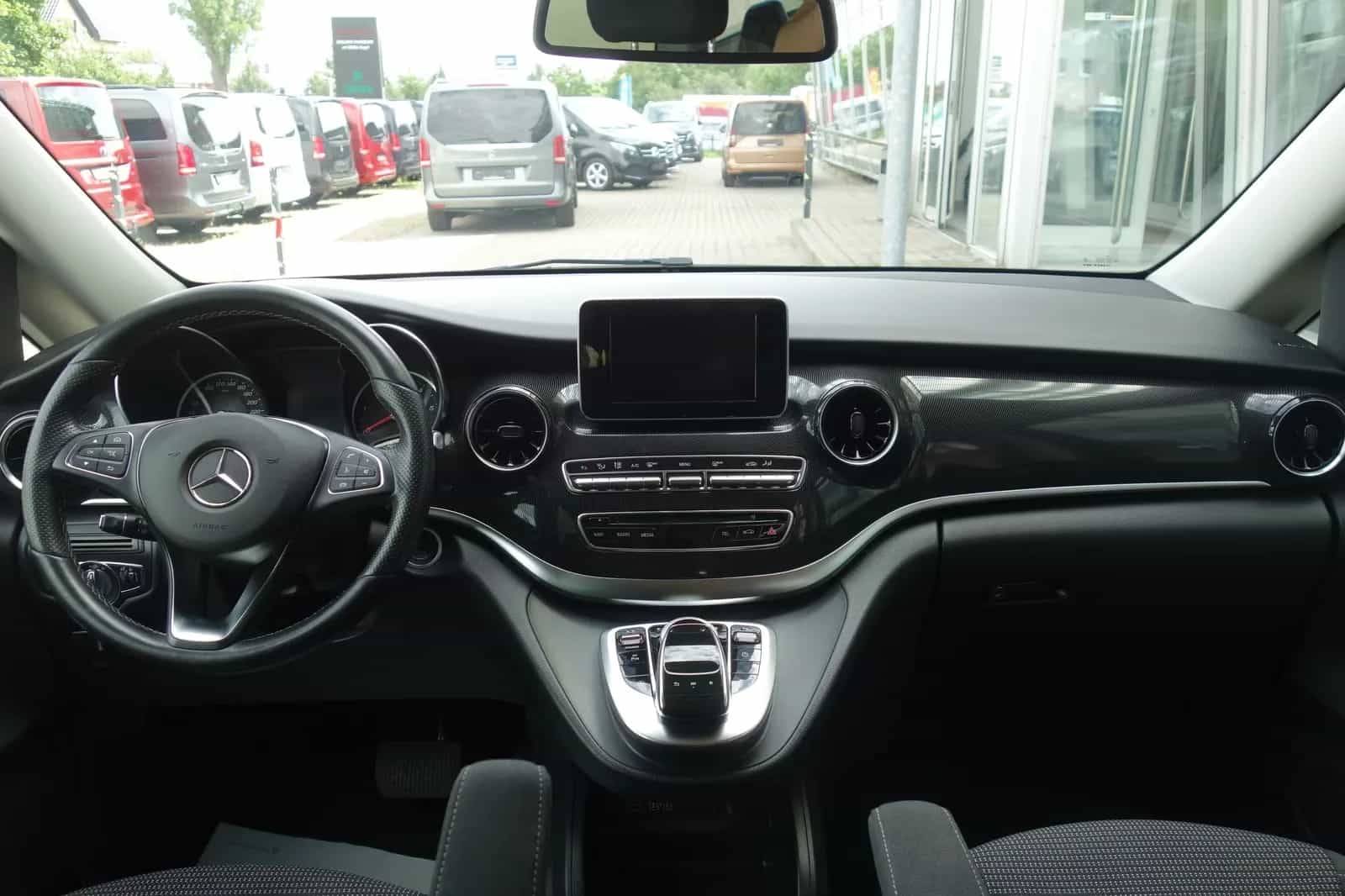 Mercedes-Benz V-Class 220 04/2020-photo-10