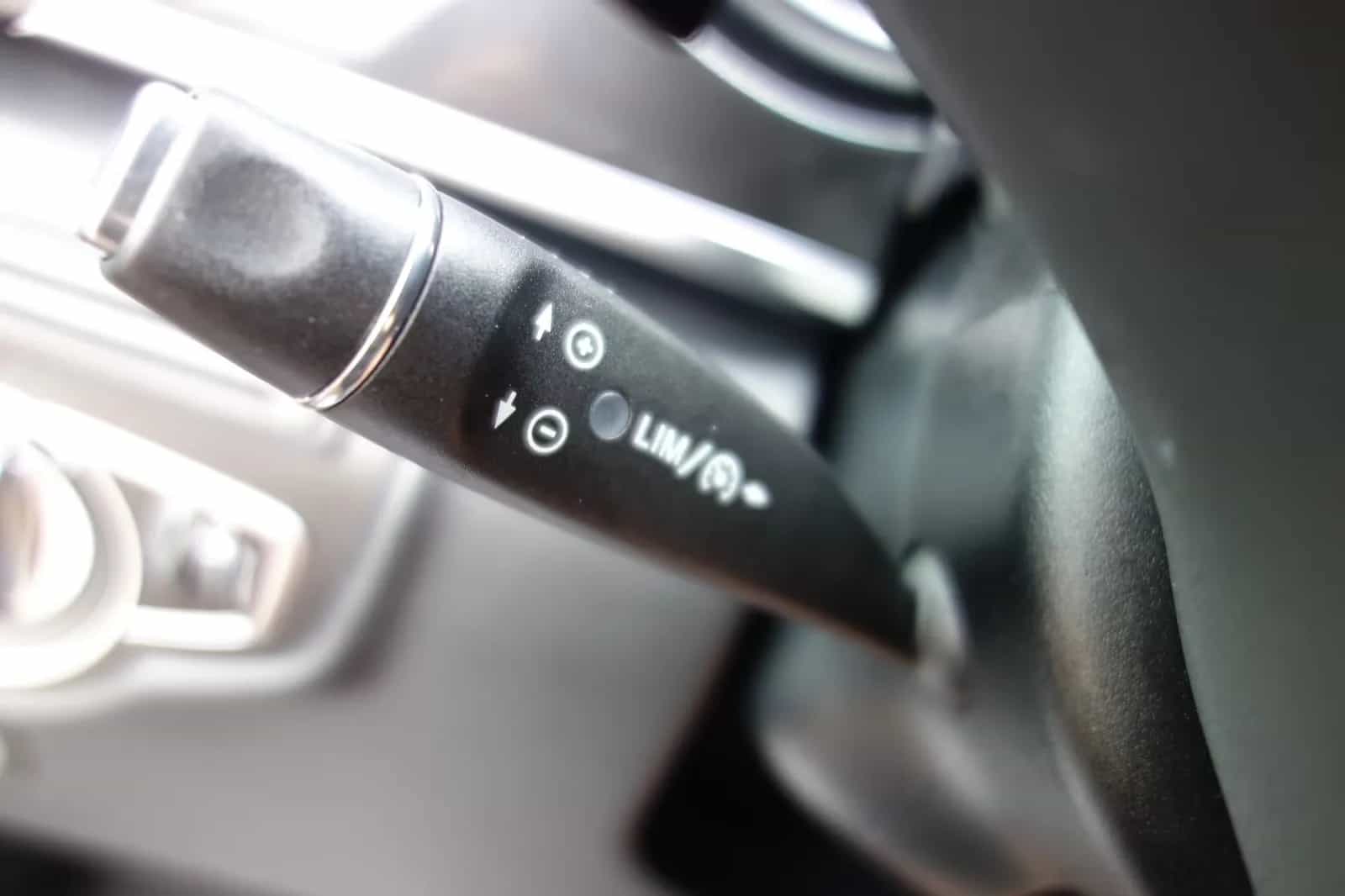 Mercedes-Benz V-Class 220 04/2020-photo-13