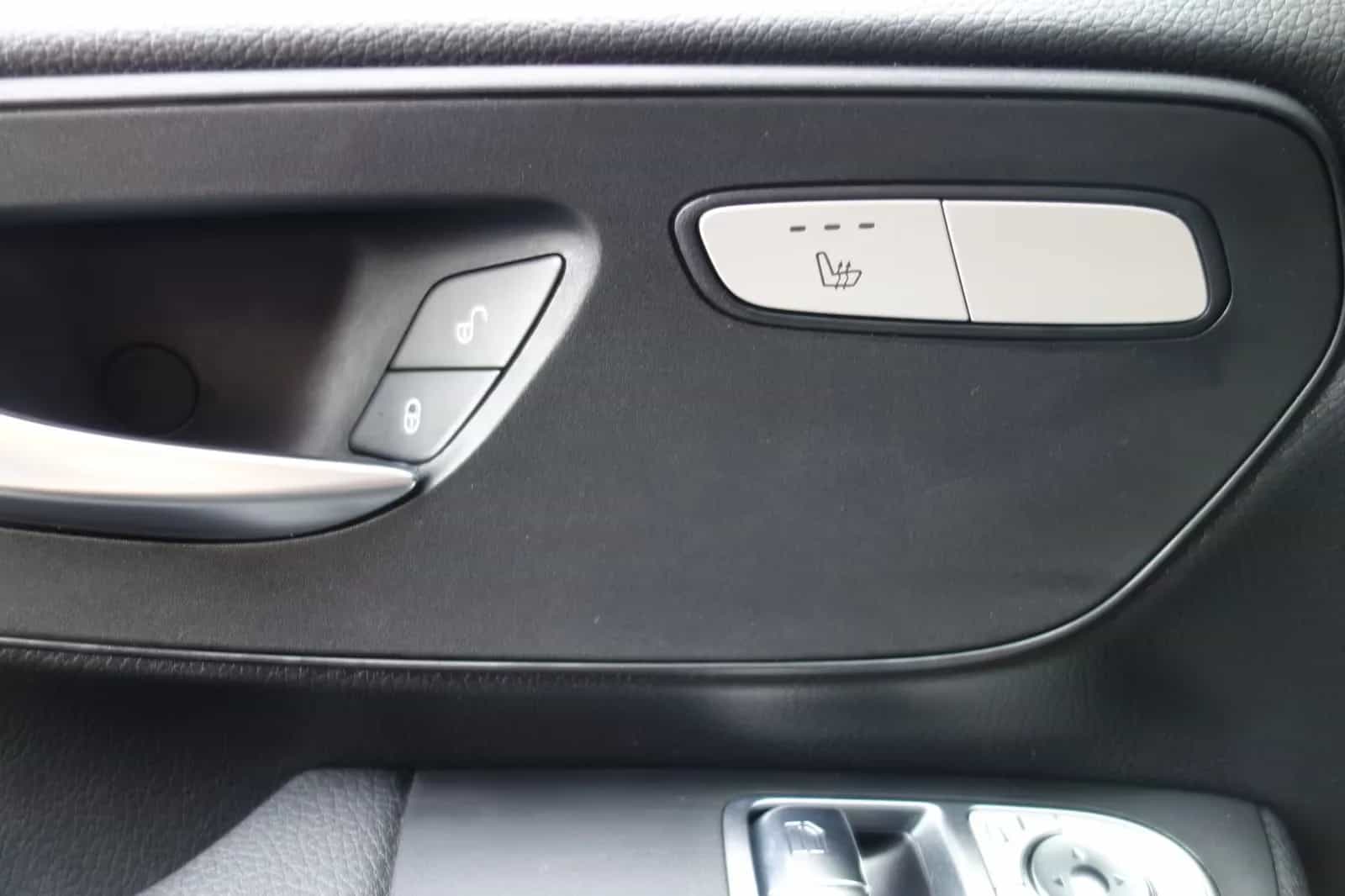 Mercedes-Benz V-Class 220 04/2020-photo-20