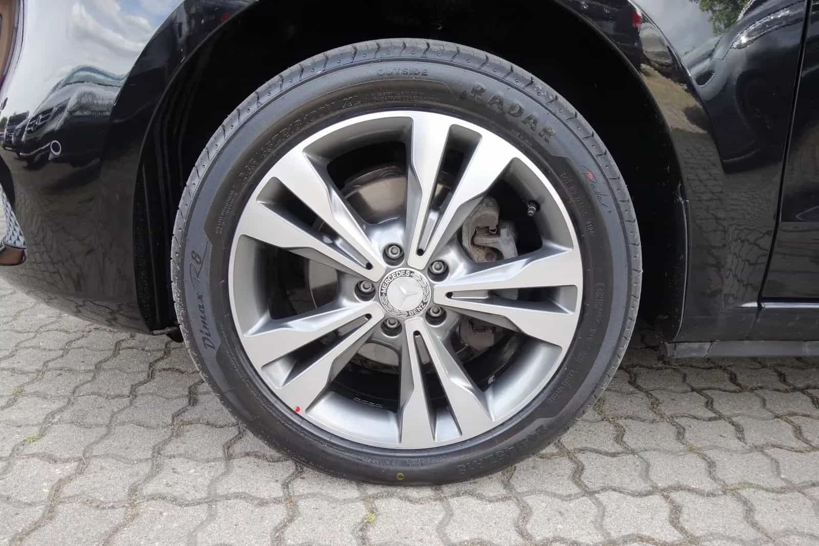 Mercedes-Benz V-Class 220 04/2020-photo-24