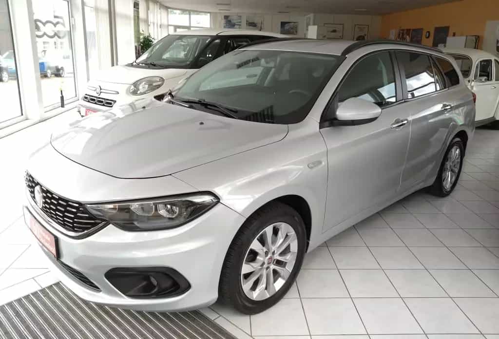 Fiat Tipo Kombi 1.4 T-Jet EASY Navigation Parkpilot 09/2016-photo-0