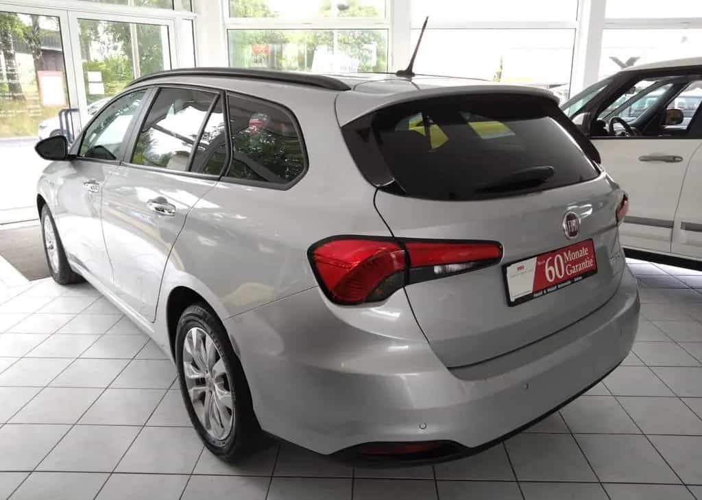 Fiat Tipo Kombi 1.4 T-Jet EASY Navigation Parkpilot 09/2016-photo-1