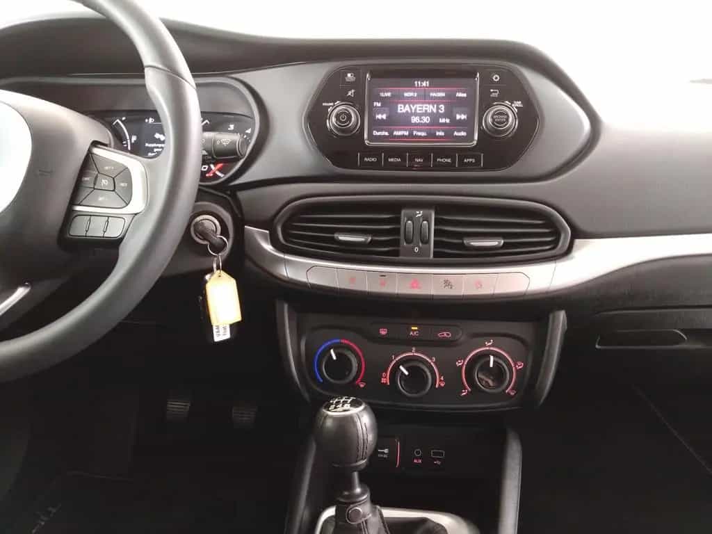 Fiat Tipo Kombi 1.4 T-Jet EASY Navigation Parkpilot 09/2016-photo-12