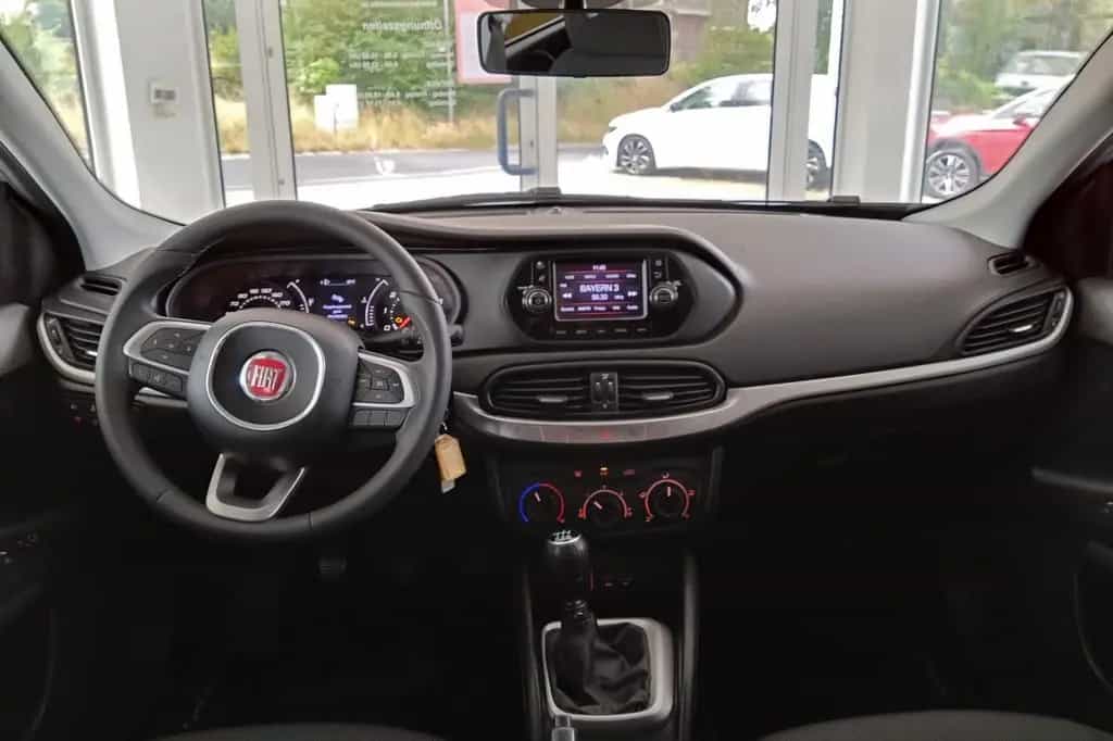 Fiat Tipo Kombi 1.4 T-Jet EASY Navigation Parkpilot 09/2016-photo-5