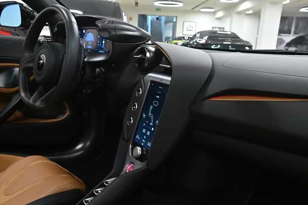McLaren 750S Spider TechLux 03/2024-photo-7