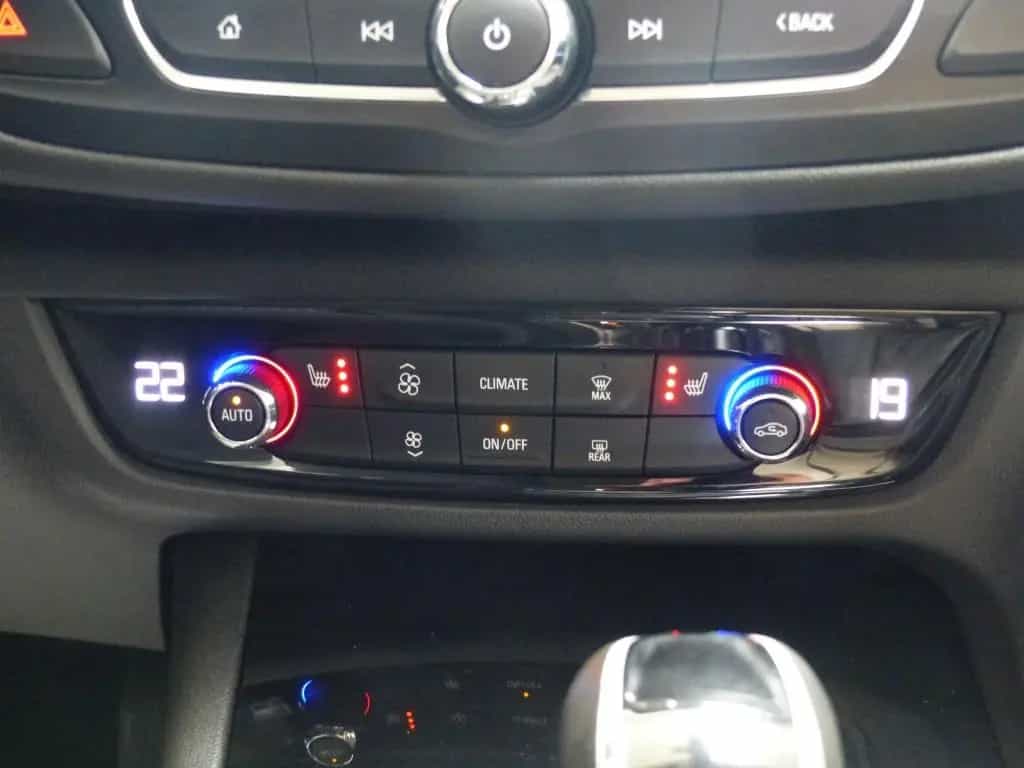 Opel Insignia Grand Sport Innovation 4x4 LED+Bose+Nav 02/2018-photo-17