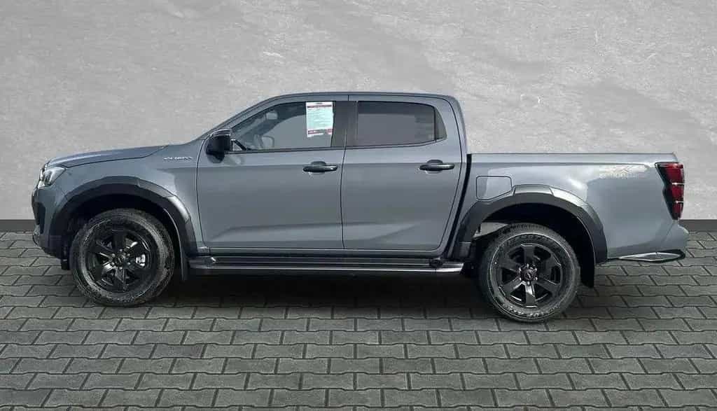 Isuzu D-Max Double Cab V-Cross 4x4 #SHZ #KAMERA #LEDER null-photo-2